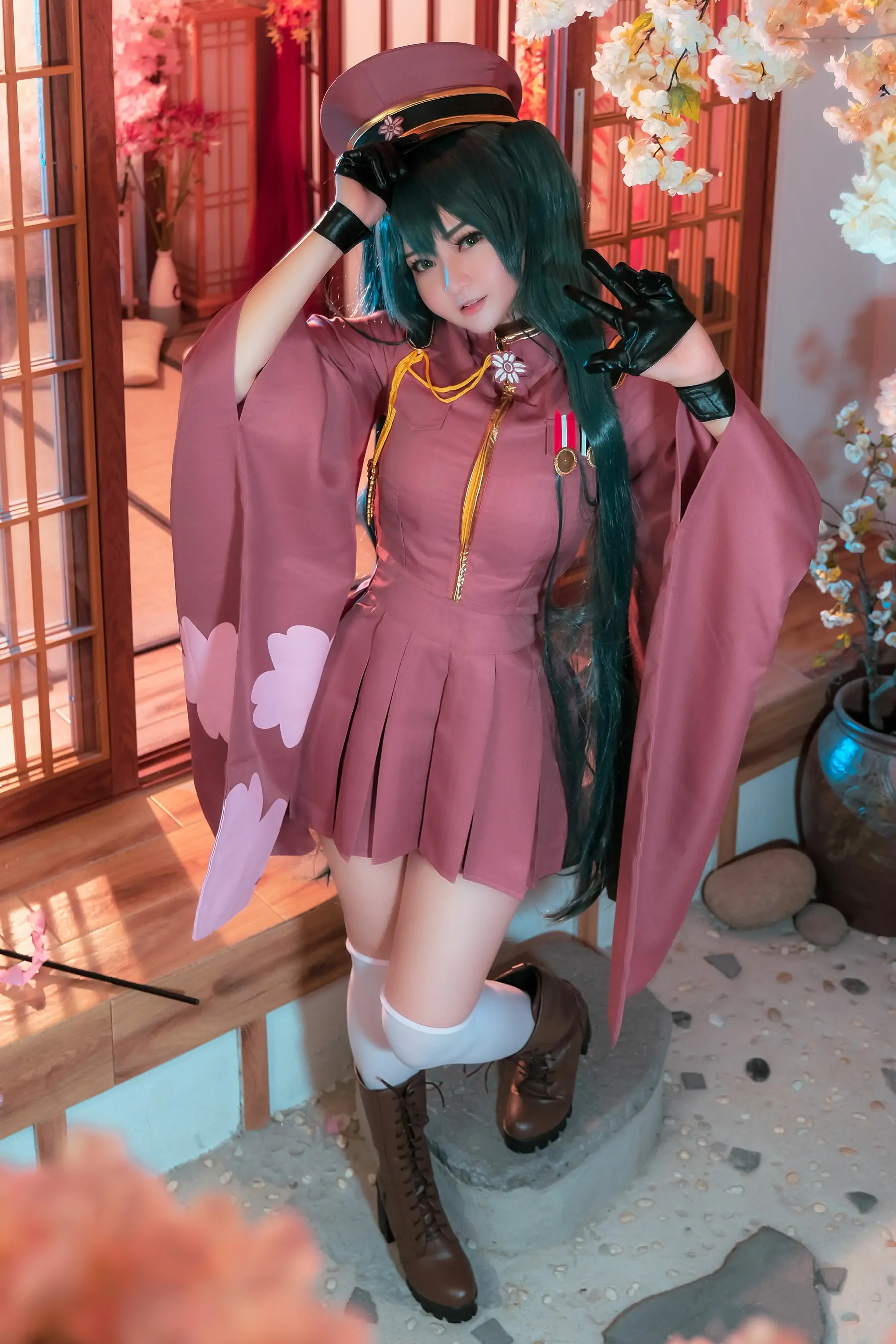 [网红COSER写真] Coser小姐姐Potato Godzilla - Miku Senbonzakura