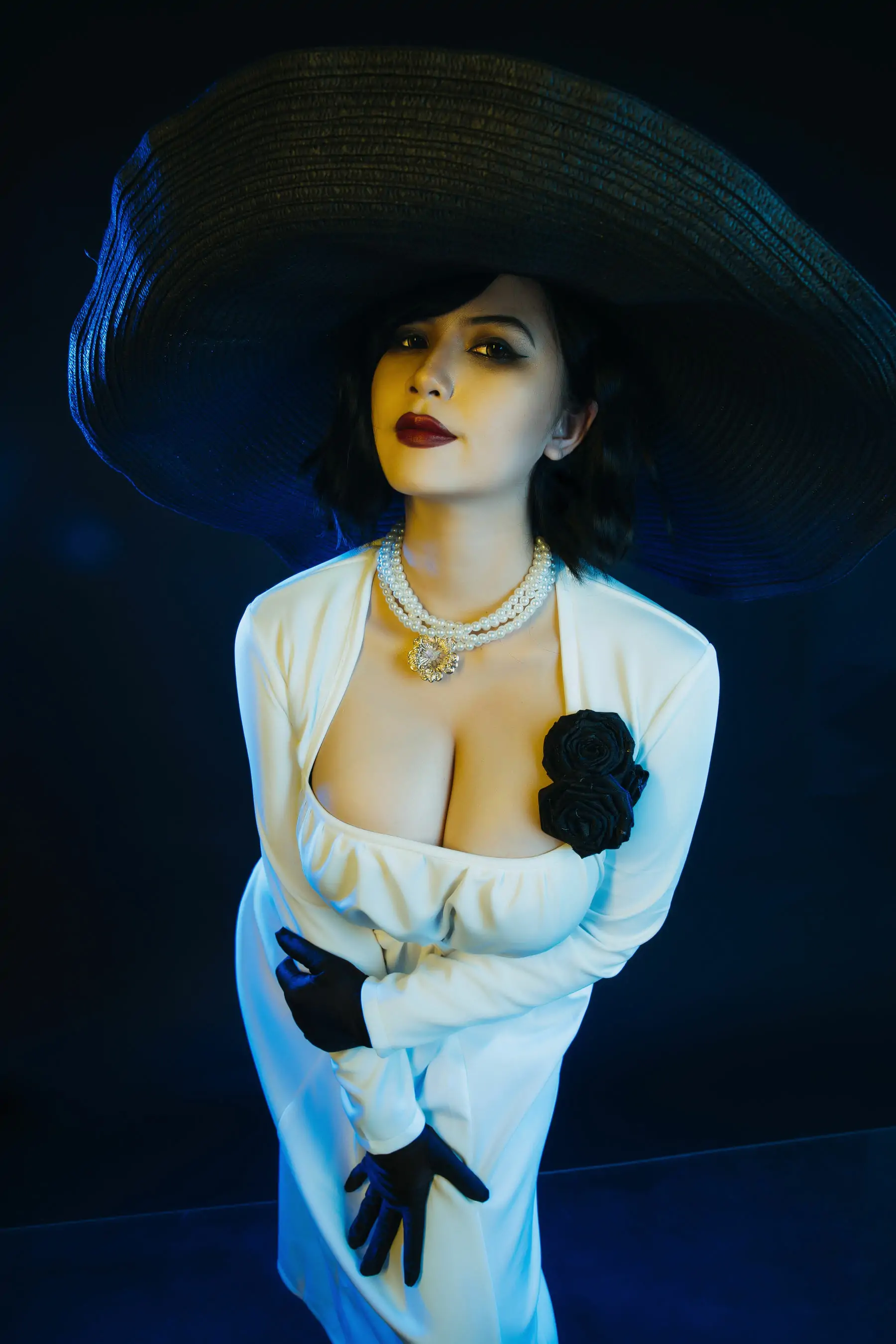 [网红COSER写真] Uy Uy - Lady Dimitrescu