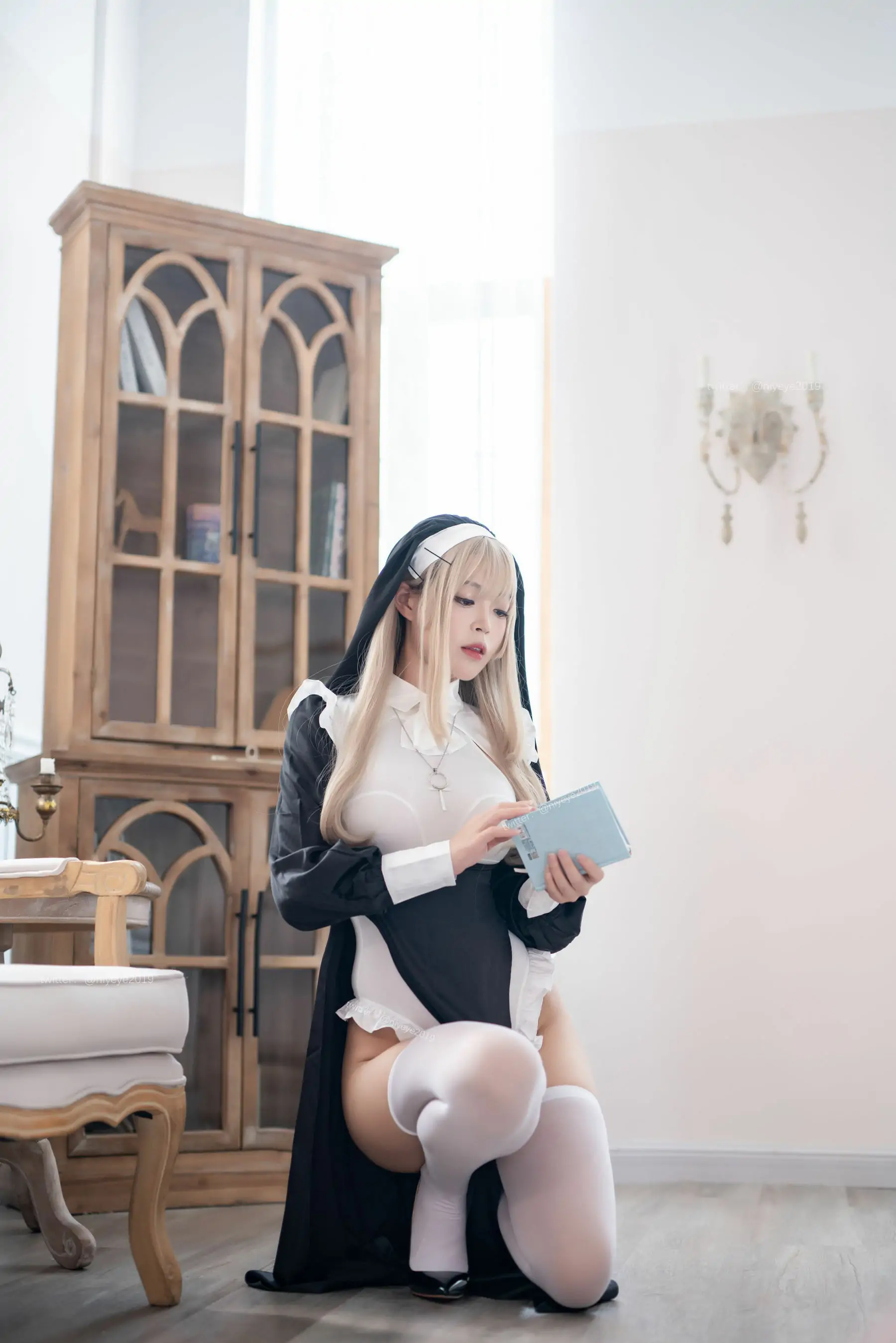 [福利COS] 萌系小姐姐-白烨- - 禁x欲修女