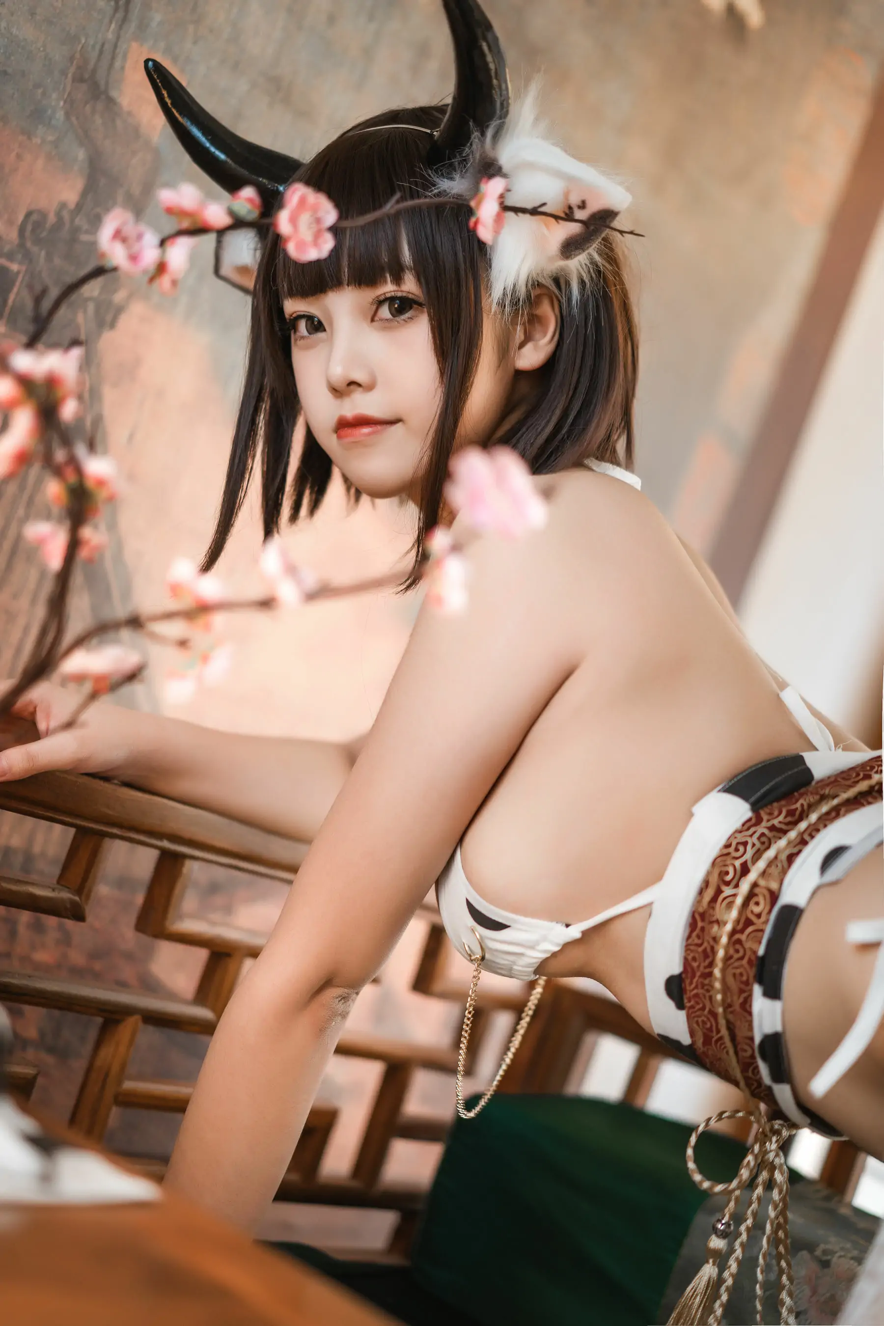 [网红COSER] 萌系小姐姐蜜汁猫裘 - 奶牛