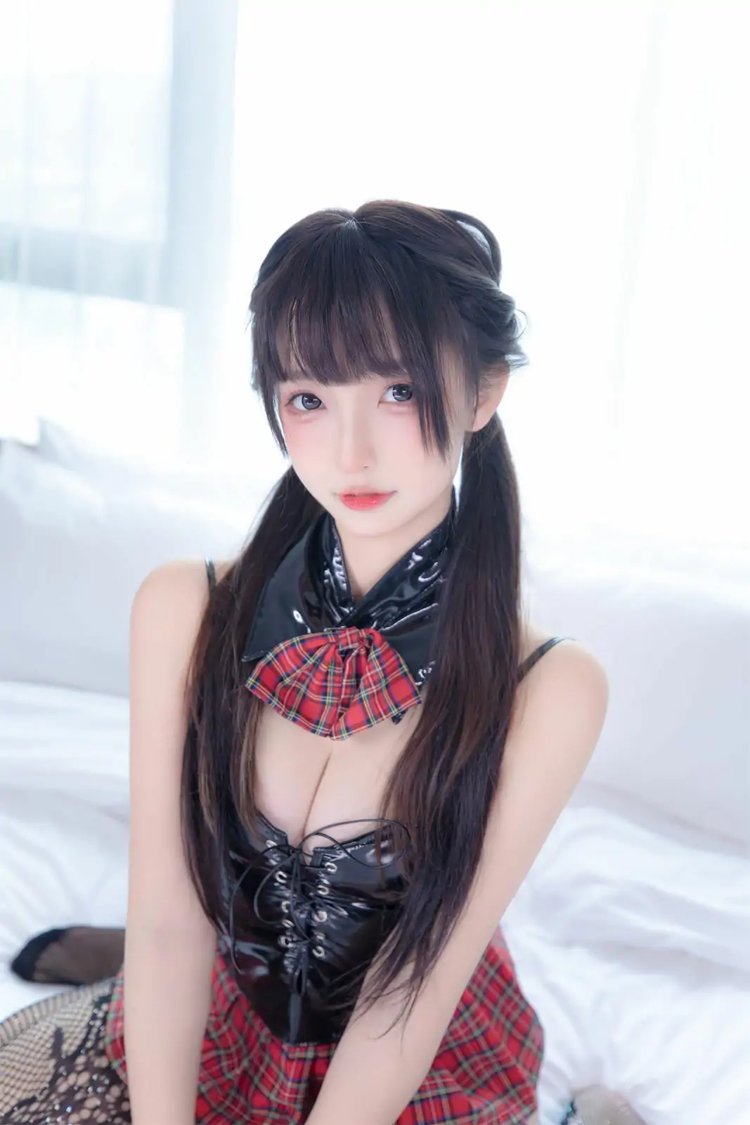 [网红COSER] 萝莉神楽板真冬之叛逆人偶