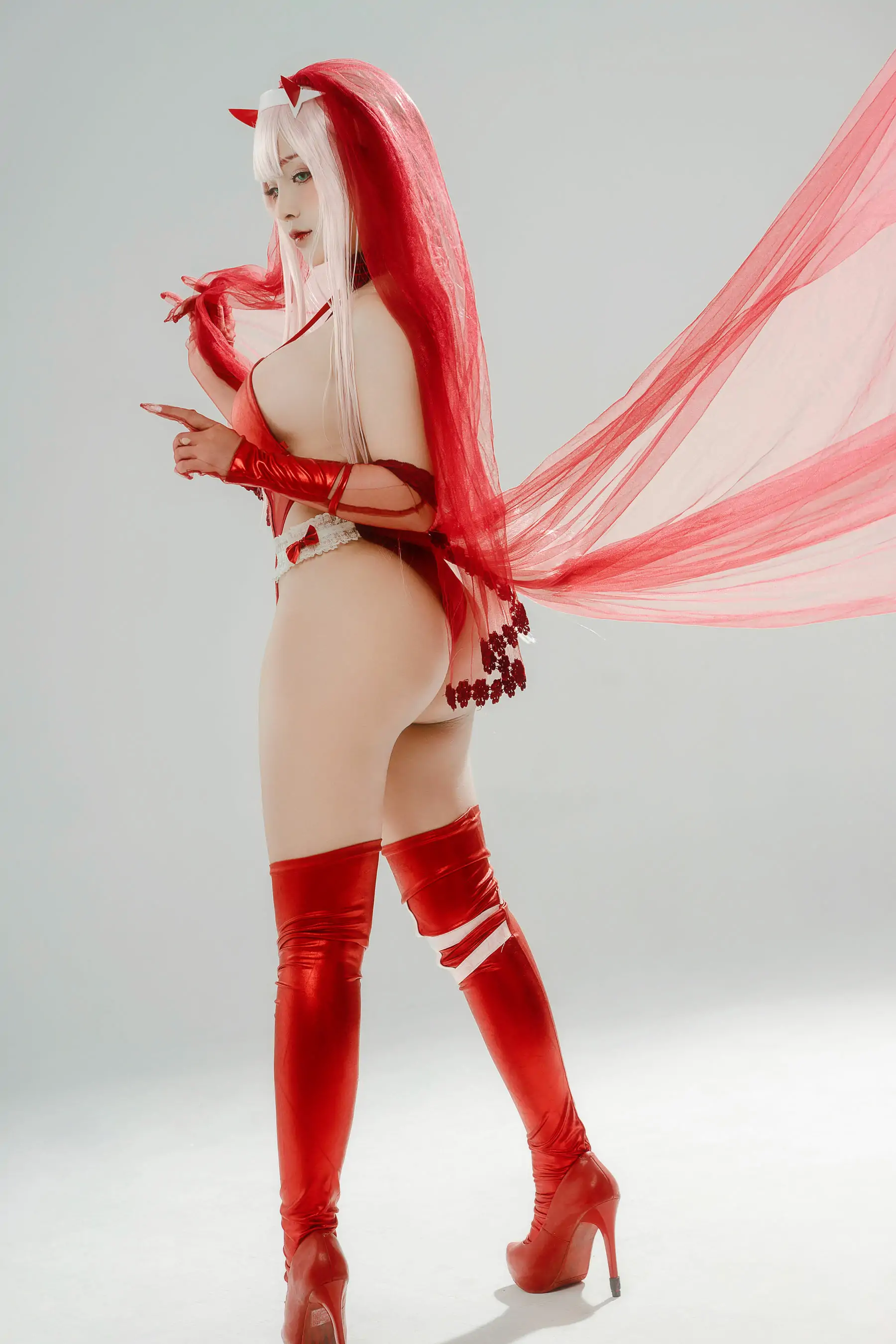 [网红COSER] Sayo Momo - Zero Two Wedding Dress