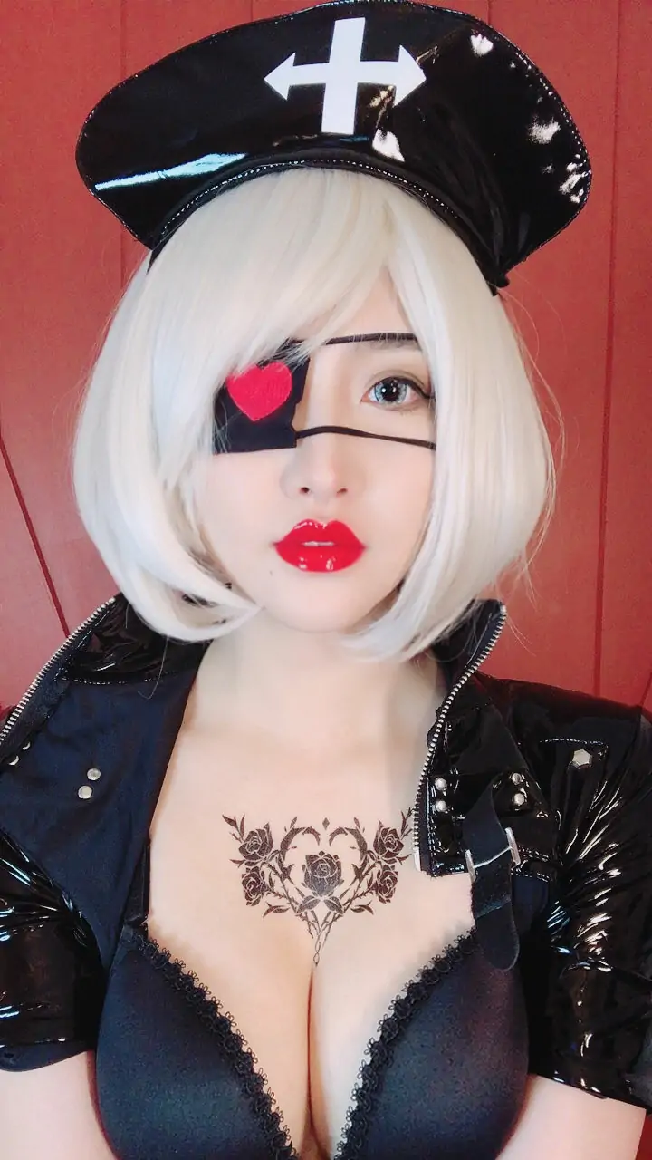 [福利COS] MisswarmJ - Nurse 2B phone contents