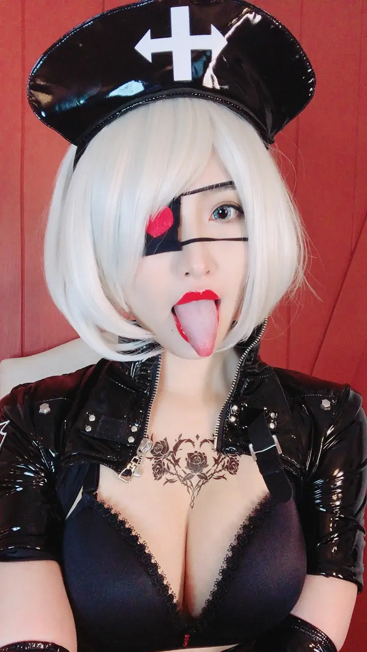 [福利COS] MisswarmJ - Nurse 2B phone contents