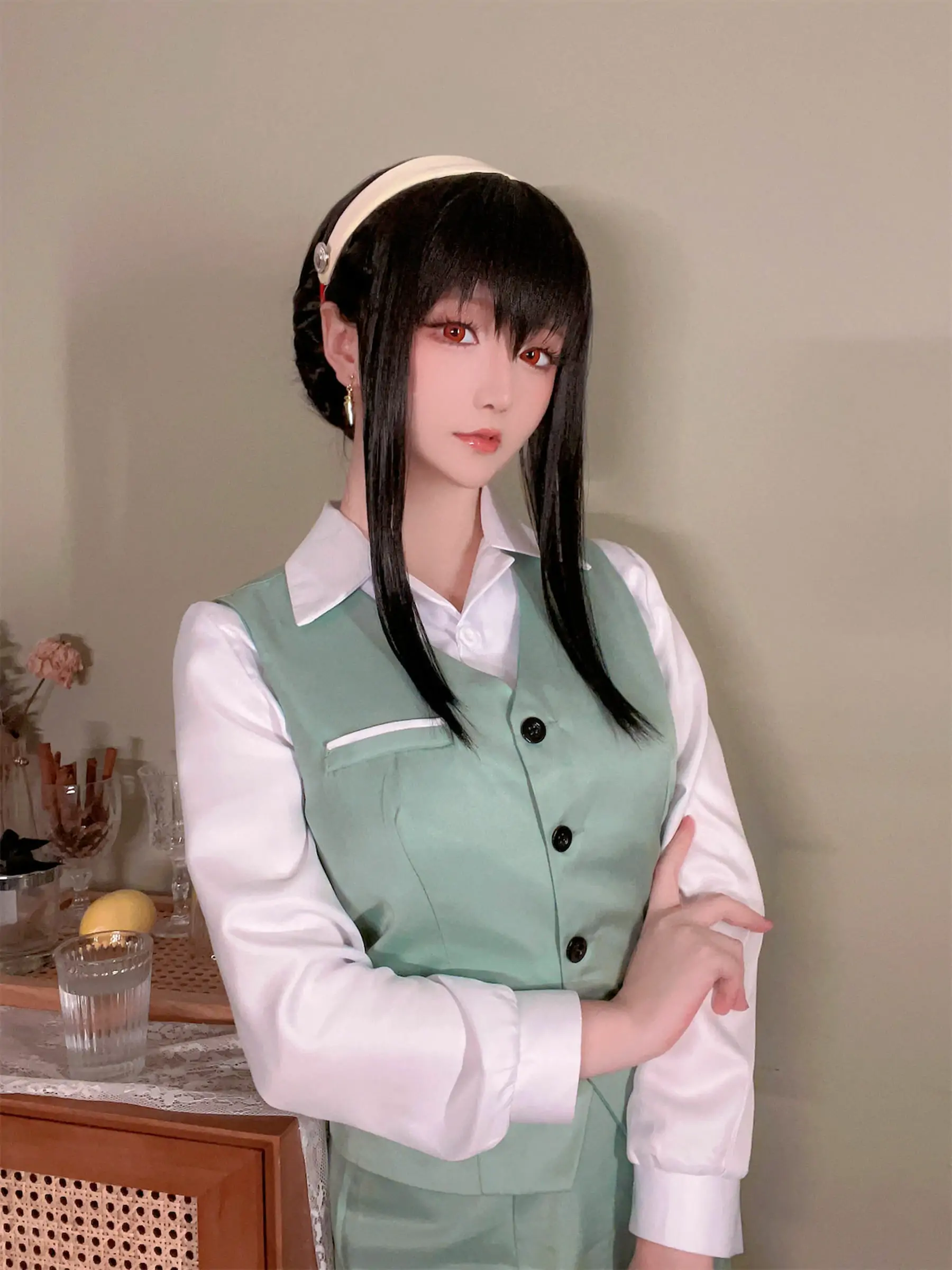 [福利COS] Coser小姐姐星之迟迟 - 圣诞节 约尔 OL制服