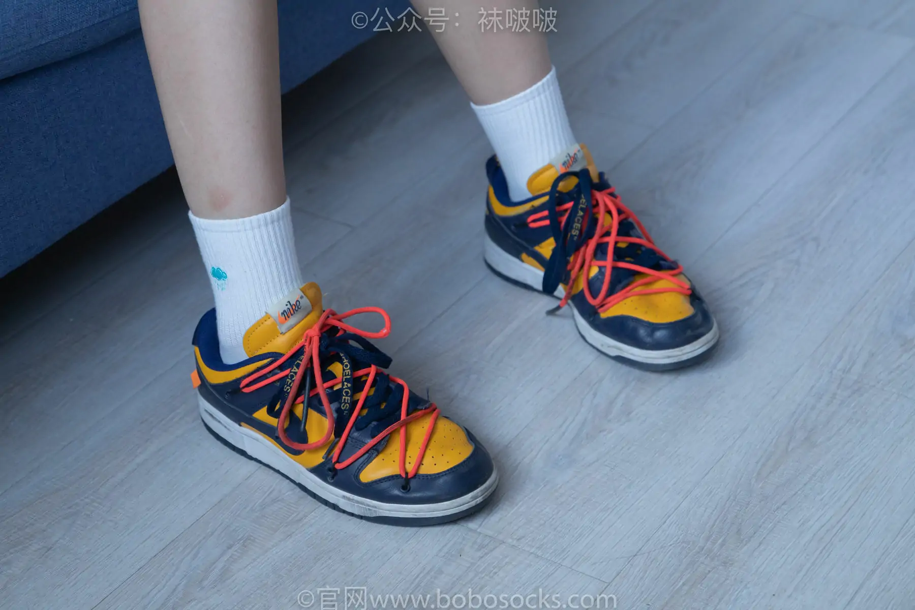 BoBoSocks袜啵啵 No.009 果冻-耐克板鞋、白棉袜、裸足