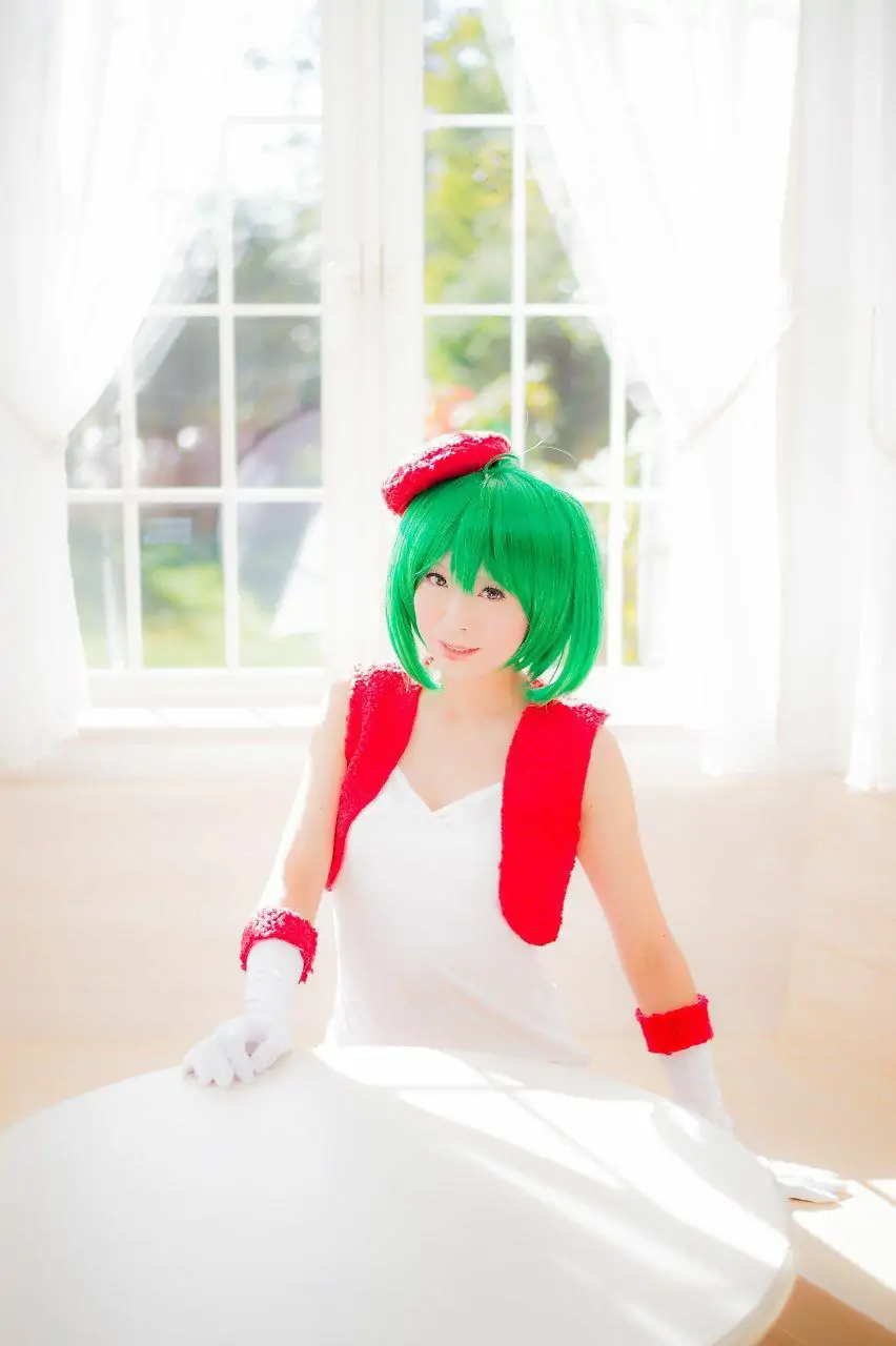 真白ゆき (Mashiro Yuki) コスプレ《Macros》Ranka Lee(Xmas ver.)