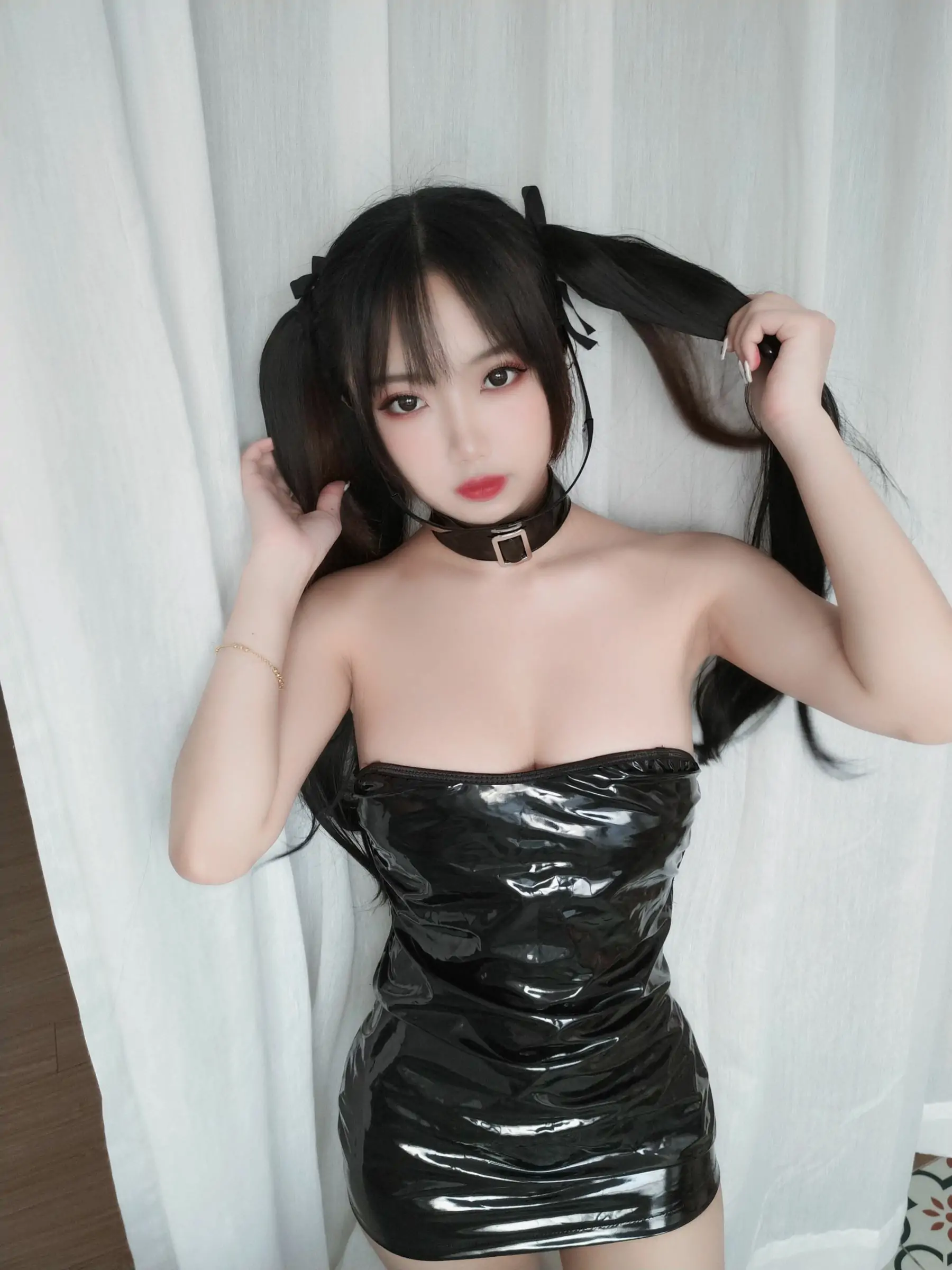 [网红COSER] 白嫩美少女鬼畜瑶 - 胶衣