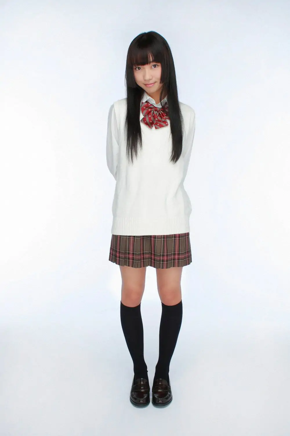 Kurumi Inoue 井上胡桃 UNDERAGE!  [YS Web] Vol.285