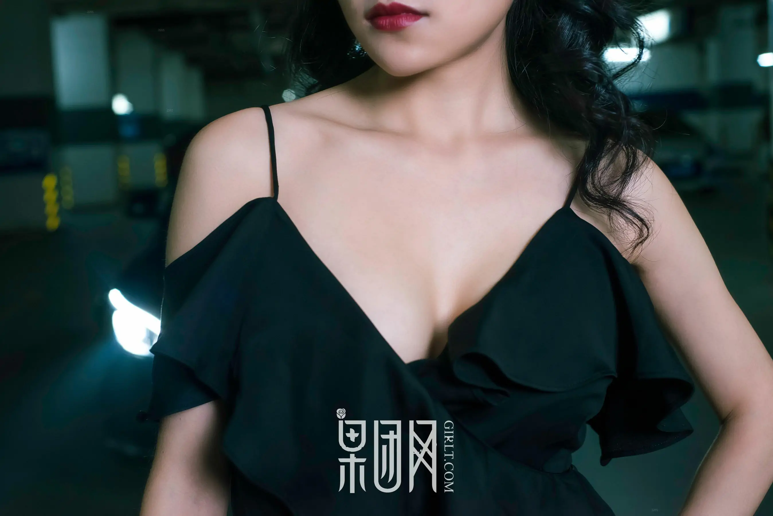 微微《美女vs豪车，你选择哪个！》 [果团网Girlt] No.107