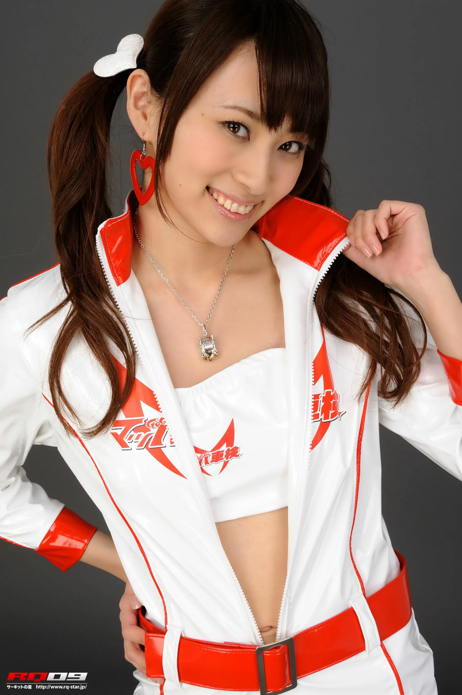 [RQ-STAR] NO.00149 林杏菜 Race Queen – Team Mach 写真集