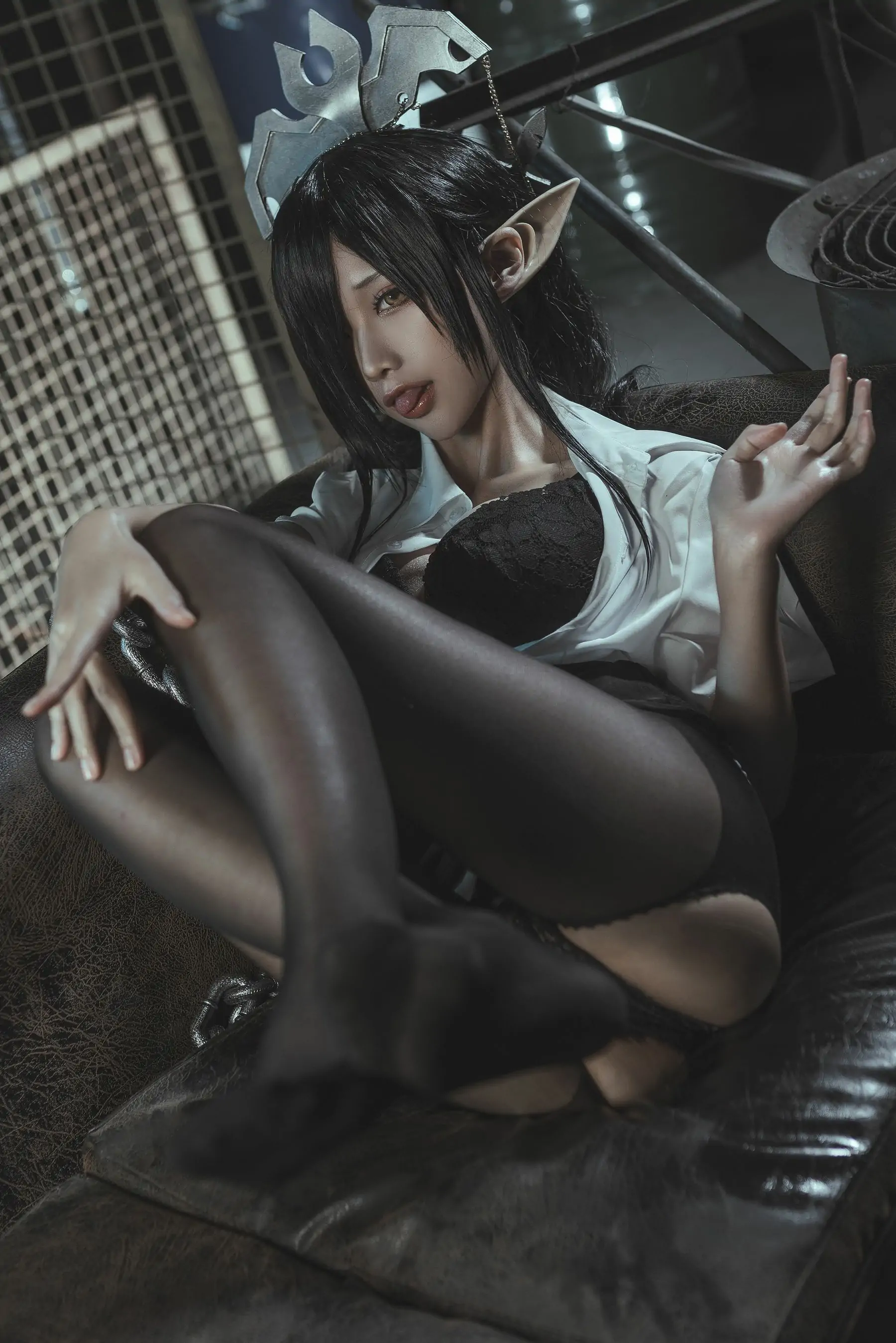 [网红COSER写真] 动漫博主蠢沫沫 - 黑兽女王 OL制服