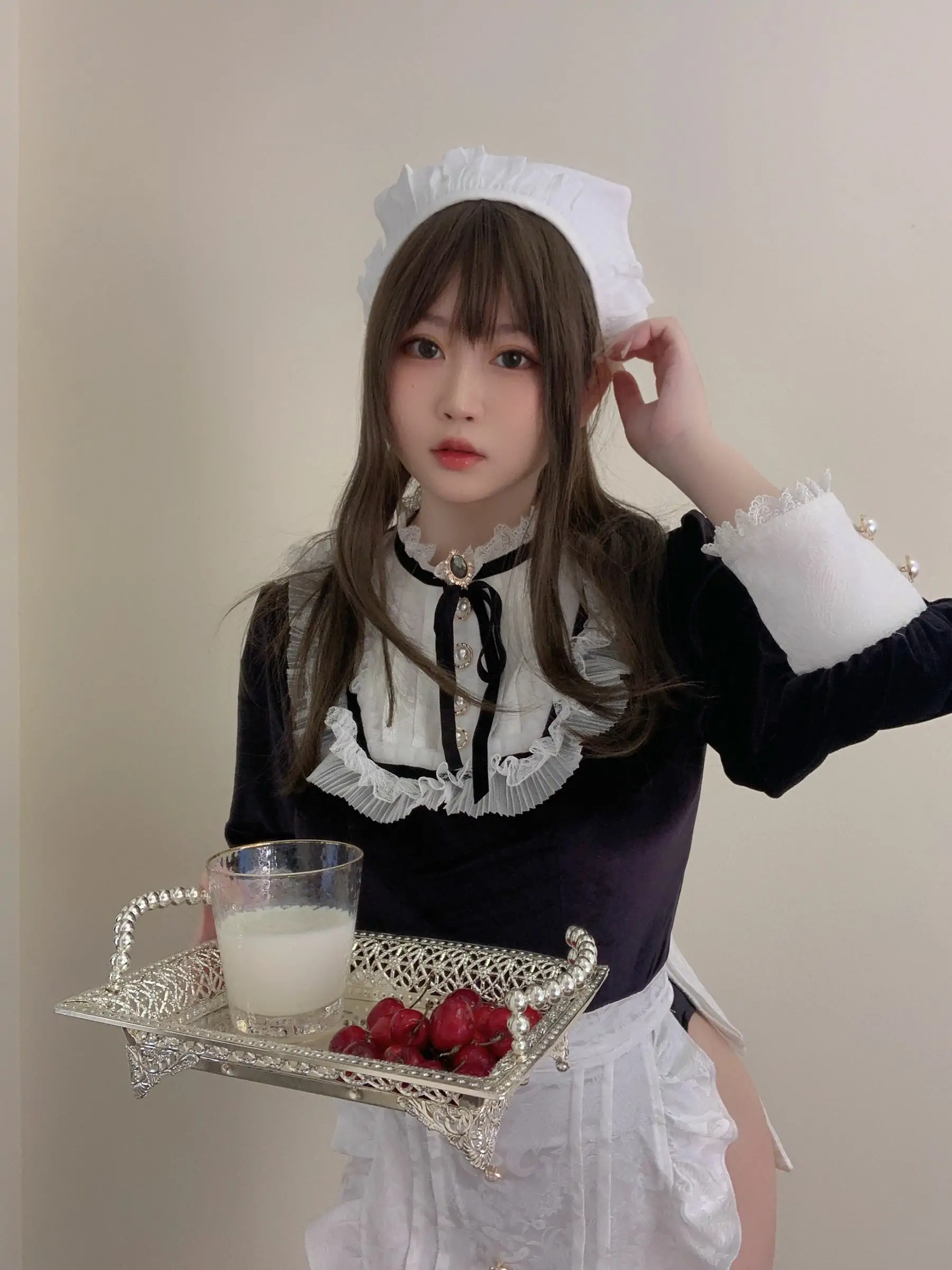 [福利COS] 蜜桃少女是依酱呀 - 女仆馆长